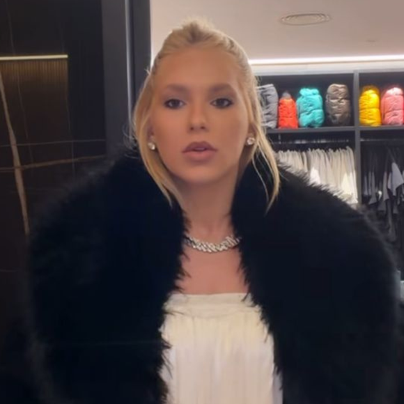 Deu ruim! Virgínia usa look belíssimo de R$ 2,5 mil, mas é 'barrada' de fotos em restaurante de luxo em Madrid: 'Queria mostrar'