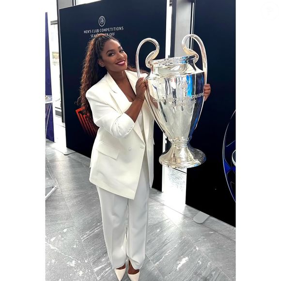 Samantha Johnson, apresentadora do sorteio da Copa do Mundo 2026, exerceu a mesma função na definição das chaves do Mundial de 2022