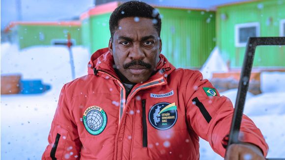 Novo vilão da Globo, Lázaro Ramos sonha ser herói da Marvel há anos e teve estreia inusitada no cinema em filme trash: 'X-Men brasileiro'