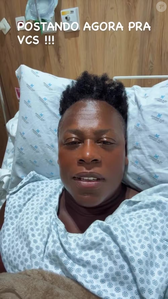 A cantora Neném, de 50 anos, conhecida por formar dupla com a irmã gêmea Pepê, realizou três procedimentos estéticos nesta terça-feira (16)