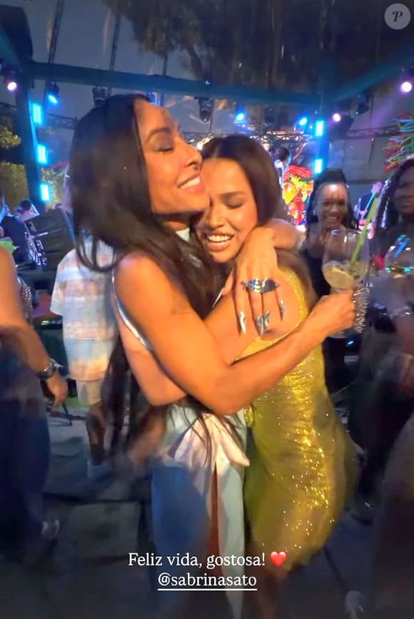 Juliette marcou presença na festa de Sabrina Sato, no Rio de Janeiro