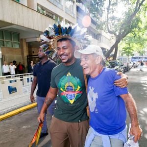 Xamã encontrou Chico Diaz, companheiro da série 'Os donos do jogo', no ato político