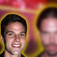 Lembram dele? Jonatas Faro, galã de novelas da Globo, faz rara aparição pública e surge com visual bem diferente da época da TV. Fotos!