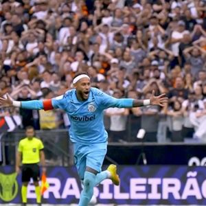 Após a vitória do Santos, Neymar atendeu ao pedido do fã mirim