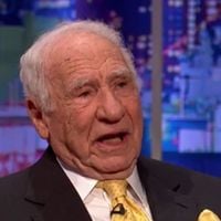 Mel Brooks, 100 anos e ícone do cinema, deixou de pensar na morte há 4 décadas: 'Se o fizesse, estaria pensando nela o tempo todo'
