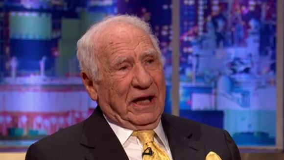 Mel Brooks, 100 anos e ícone do cinema, deixou de pensar na morte há 4 décadas: 'Se o fizesse, estaria pensando nela o tempo todo'