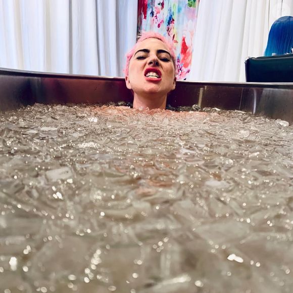 Lady Gaga é adepta da critoterapia, como revelou em 2019