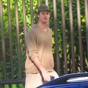 Shawn Mendes curte manhã ao lado de Bruna Marquezine em quiosque na orla carioca; veja fotos