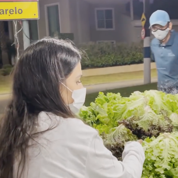 Em 2021, Simone Mendes publicou um vídeo mostrando as compras na feira para sua dieta