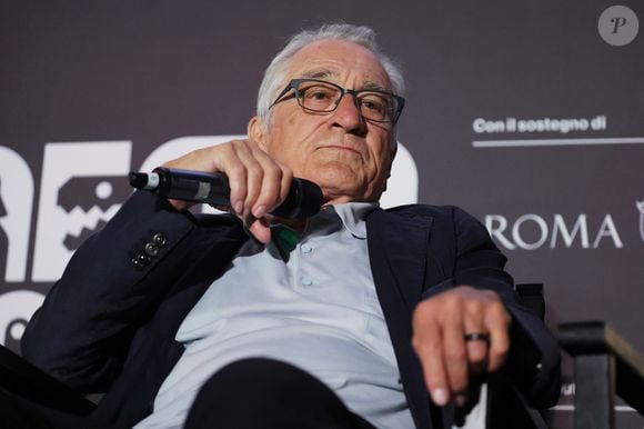 A frase 'Sou como Deus e Deus é como eu' é associada a Robert De Niro, mas foi dita por Max Cady, personagem interpretado pelo ator em 'Cabo do Medo'