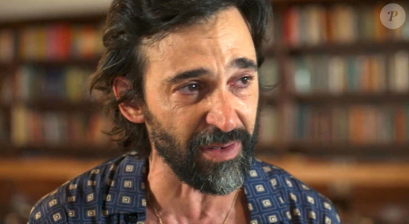 Júlio Andrade é um ator e diretor gaúcho, natural de Porto Alegre, que se destaca na televisão e no cinema