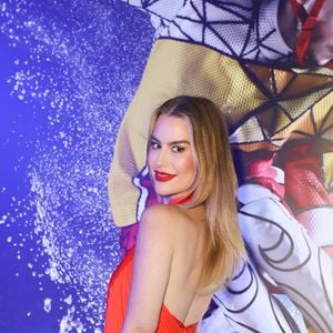 Na busca por alívio, Fernanda passou por diversas especialidades médicas, investiu em suplementações e chegou a procurar a medicina alternativa. Nada, no entanto, parecia resolver o problema.