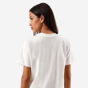 Divertida e fashionista, a t-shirt estampada da C&A transforma qualquer look básico em produção cheia de personalidade