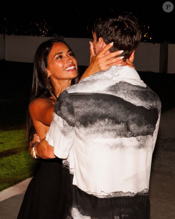 Antonela Roccuzzo emocionou os fãs ao celebrar os 39 anos de Lionel Messi com uma declaração apaixonada: 'Nós já temos tudo o que precisamos porque temos você'