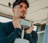 Com carambola, figo e um blend de lavanda, sálvia e alecrim: o novo lançamento de perfumaria de 'O Boticário' virou favorito de Gabriel Medina e colocou o surfista em desafio de alta pressão e baixa temperatura na orla de Ipanema