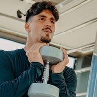 Com carambola, figo e um blend de lavanda, sálvia e alecrim: o novo lançamento de perfumaria de 'O Boticário' com alta fixação virou favorito de Gabriel Medina e colocou o surfista em desafio de alta pressão e baixa temperatura na orla de Ipanema