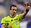 O nome de César Ramos dominou as redes após Brasil x Escócia. O árbitro anulou um gol de Vini Jr. e recebeu uma enxurrada de comentários de brasileiros