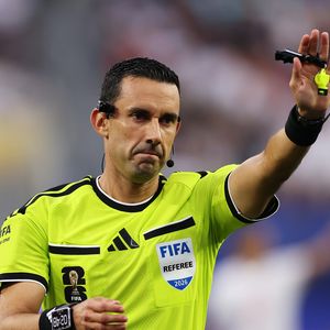 O nome de César Ramos dominou as redes após Brasil x Escócia. O árbitro anulou um gol de Vini Jr. e recebeu uma enxurrada de comentários de brasileiros