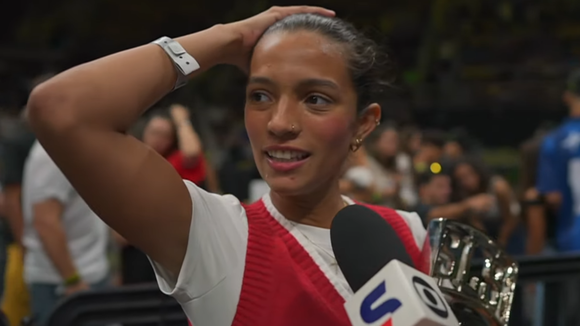 O recado emocionante de Rayssa Leal ao pai que não estava no Maracanãzinho após título no skate