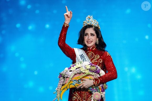 Ao final da cerimônia realizada em Bangkok, na sexta-feira (21), o título ficou com a mexicana Fátima Bosch, de 25 anos.