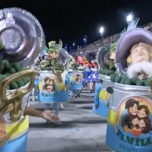 Acadêmicos de Niterói ironizou famílias ditas conservadoras no Carnaval 2026