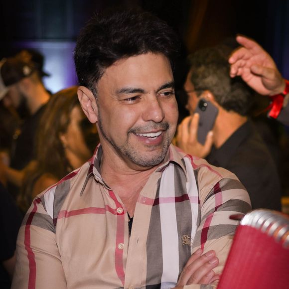 Zezé Di Camargo passou por um susto que o fez reavaliar alguns hábitos. Em 2023, ele foi diagnosticado com esteatose hepática