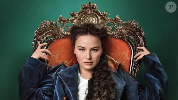 Ambientado na corte Imperial de Viena, em meados do século XIX, ‘A Imperatriz’ tem vários paralelos com ‘Orgulho e Preconceito’, a começar por suas impetuosas protagonistas