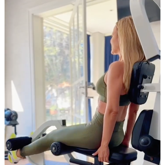 Exercícios de Eliana incluem vários grupos musculares, especialmente as pernas