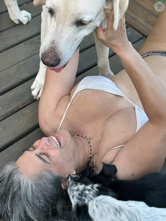 Em uma entrevista no ano passado, Lúcia Veríssimo contou que ainda mantém uma relação à distância com a esposa devido ao trabalho das duas