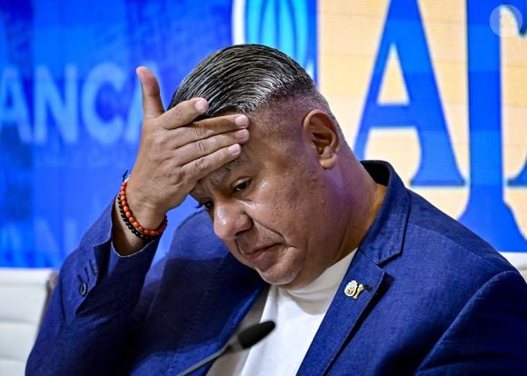 Segundo o La Nación, o Departamento de Justiça dos Estados Unidos busca esclarecer como a AFA movimentou centenas de milhões de dólares pelo sistema financeiro americano e se houve indícios de crimes financeiros