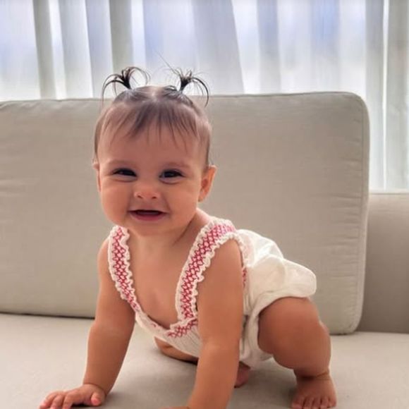 Neymar também mostrou a caçula Helena