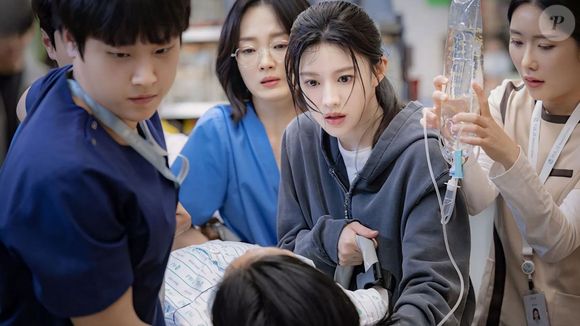 'Resident Playbook': residentes iniciantes de obstetrícia e ginecologia enfrentam desafios profissionais e pessoais em um hospital universitário