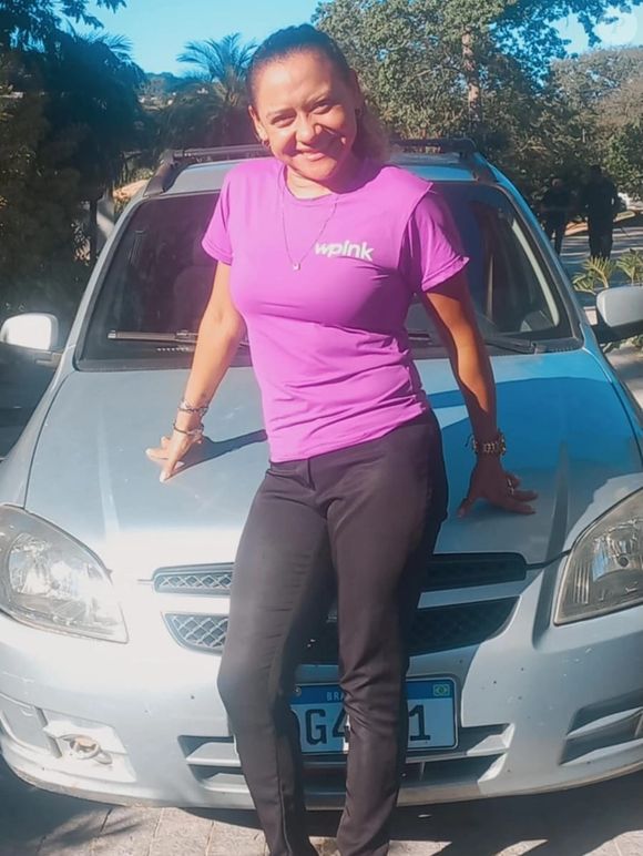 Governanta agradece Virginia Fonseca após conquistar carro próprio