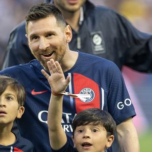 Esposa de Lionel Messi, Antonela Roccuzzo refletiu sobre maternidade, educação e valores familiares ao revelar os princípios que orientam a criação de Thiago, Mateo e Ciro