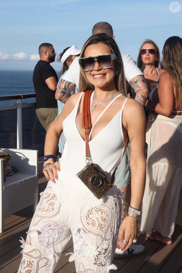 Deolane Bezerra ainda aparece como embaixadora da plataforma de bet