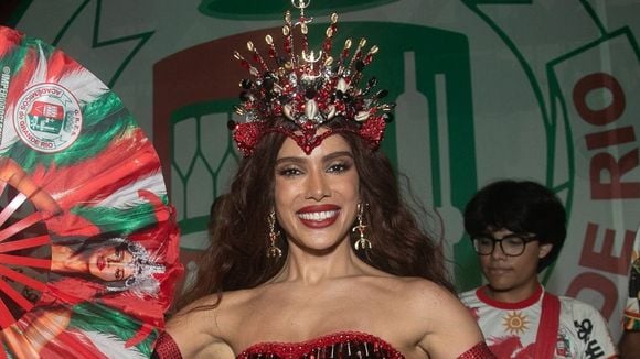 O dilema de Anitta nos bastidores da Grande Rio: rainha de bateria da escola de samba, cantora entrega principal desafio aos 33 anos. 'Tenho que me preparar melhor, mas eu não tenho tempo'