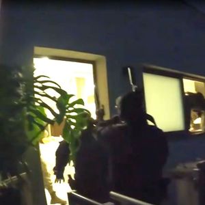 Policiais entraram na mansão de Deolane Bezerra