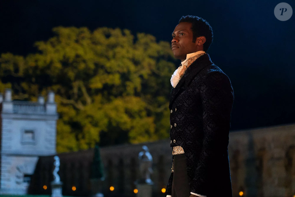 Victor Alli como John Stirling tem 1,85 m de altura e está presente na 4ª temporada de 'Bridgerton', da Netflix