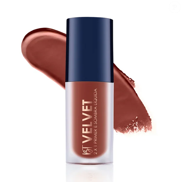 O BT Velvet 2x1, de Bruna Tavares, oferece praticidade ao funcionar em diferentes etapas da maquiagem com acabamento sofisticado