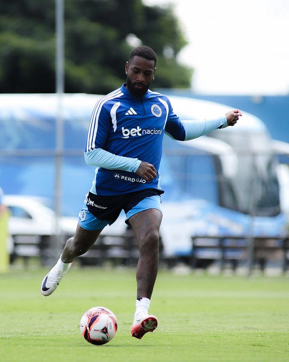 Gerson chegou ao Cruzeiro em janeiro de 2026 e foi campeão Mineiro-2026