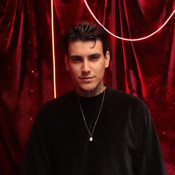 Arthur Urach surpreendeu os seguidores ao anunciar que passou por um procedimento conhecido como harmonização peniana