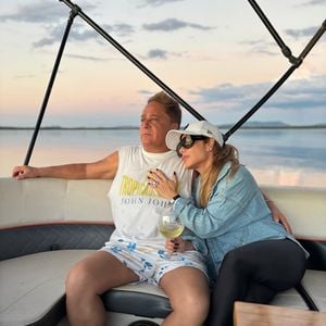 Esposa de Leonardo, Poliana Rocha está incentivando o marido a ficar sem beber