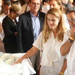 Corpo de Preta Gil no caixão: Ingrid Guimarães foi ao velório da cantora