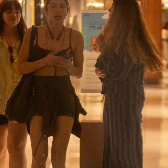 Além do ocorrido com Grazi Massafera, o que roubou a cena foi o tamanho da filha Sofia, de 13 anos