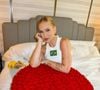Não é a primeira vez - nem a segunda! - que Virgínia ganha um buquê de rosas; em junho deste ano, ela foi presenteada por Vini Jr. com o da imagem acima