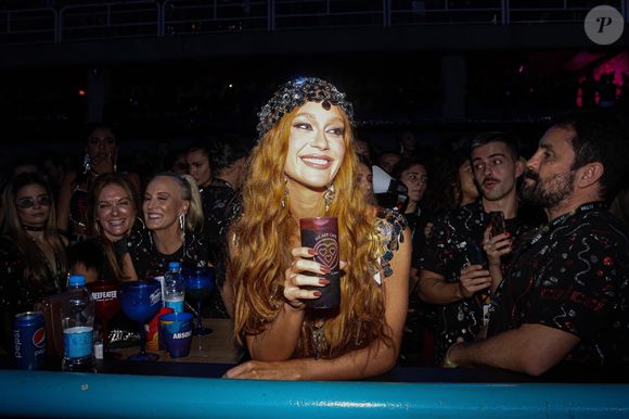 Olha só Marina Ruy Barbosa em um Camarote do Carnaval! Belíssima ao extremo!