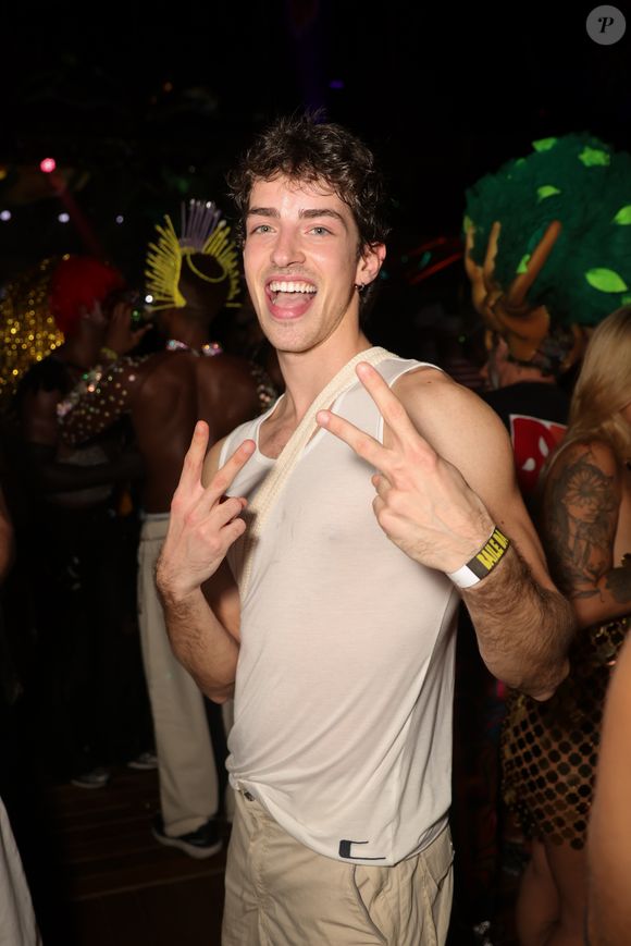 Manu Rios, da série 'Elite', curtiu o Baile da Arara 2026