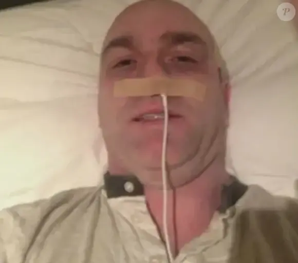 O atleta DJ Carey chegou a publicar uma foto com um falso cateter no nariz. Ele usou um cago de carregador de celular para montar a farsa