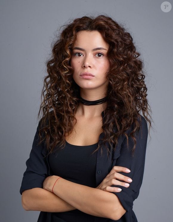 Sirin é a personagem de Seray Kaya na novela 'Força de Mulher'