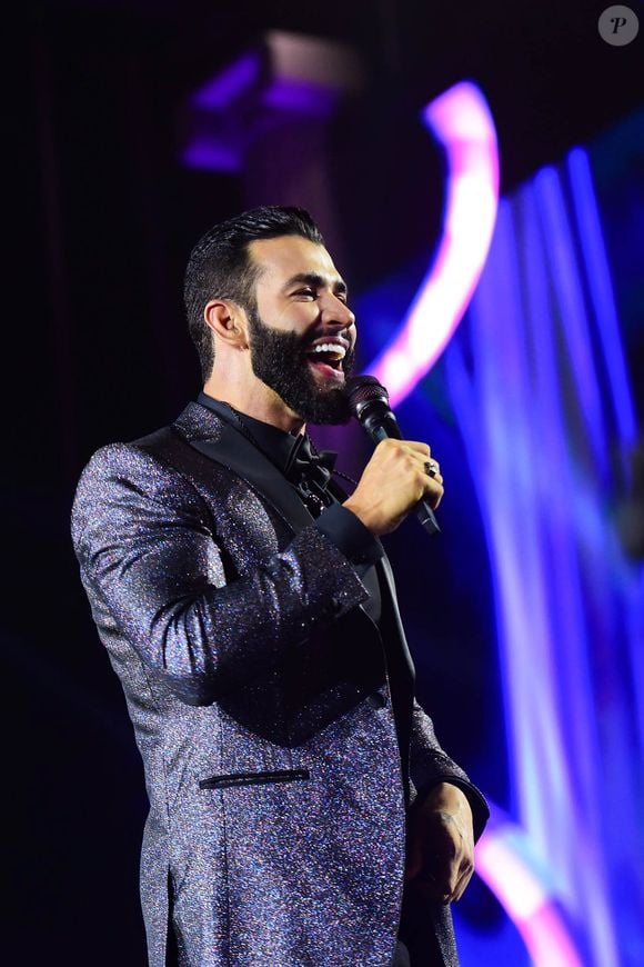 Gusttavo Lima foi chamado de 'ladrão' por prefeito de cidade de Pernambuco ao cancelar show em cima da hora; cantor alegou quadro de intoxicação alimentar